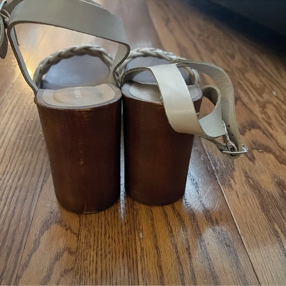 Madden Girl Braided Platform Cabby Sandal Wooden Wedge Faux Leather Size 8M - Picture 2 of 3